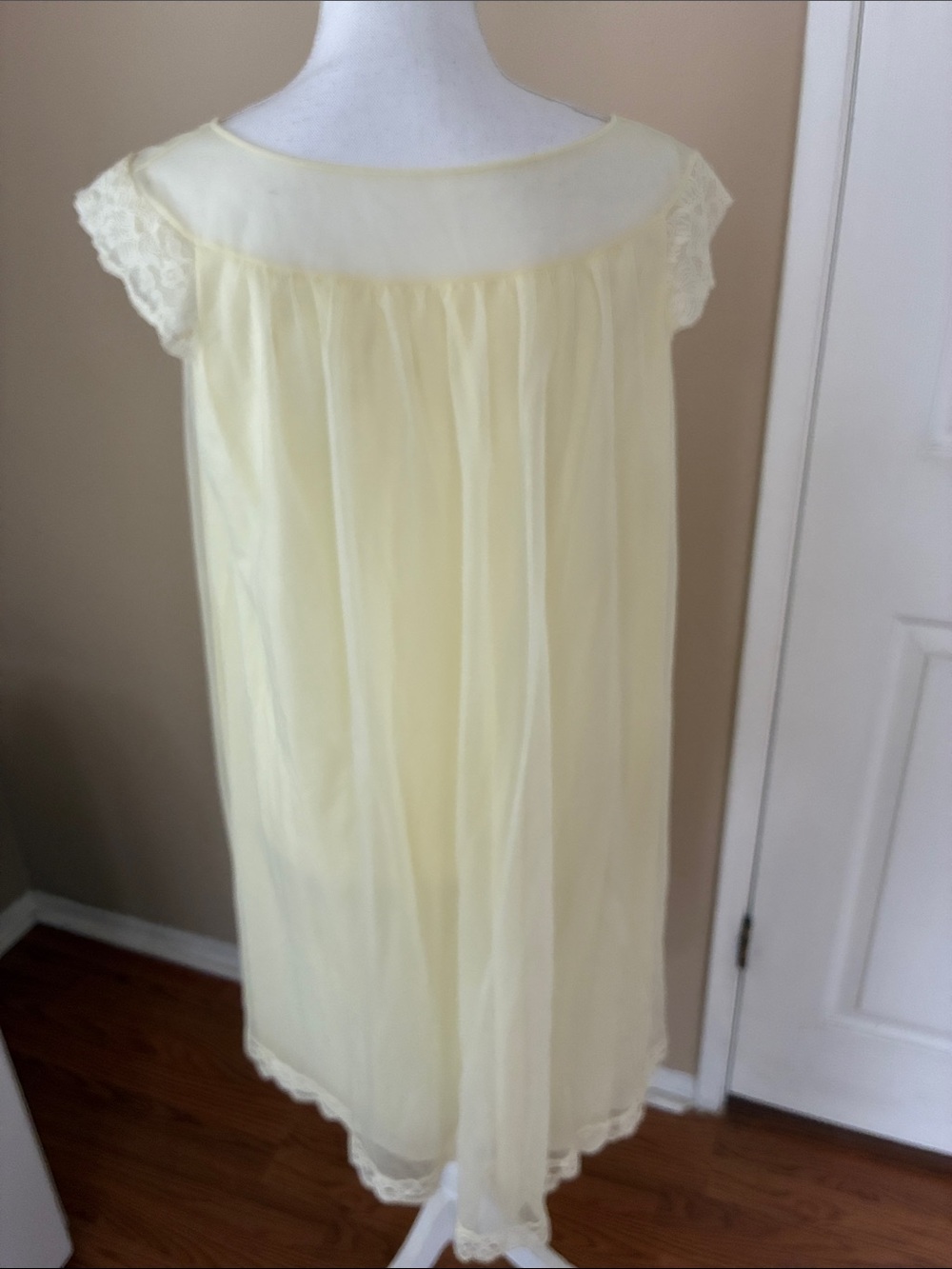 Vintage 1960s Shadowline peignor set 100% Nylon Chiffon Nightgown Sheer Lace - Picture 9 of 12